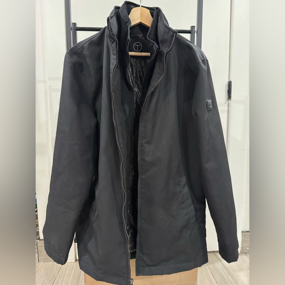 Tumi Men's Black Performance Jacket, with hidden rain hood and bib